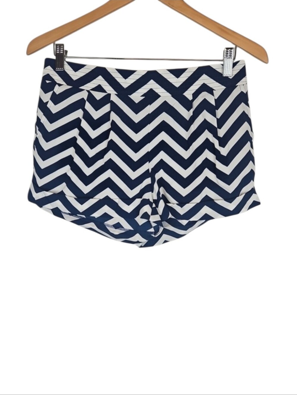 NEW Chevron Short Shorts w/ Pockets Navy Blue White Cuffed Casual Preppy Size M